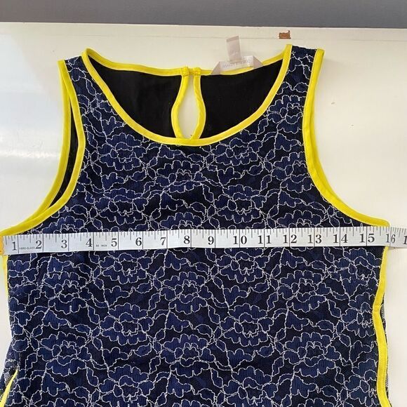 Banana Republic Navy Lacy Sleeveless Top Size 2 - Picture 9 of 9